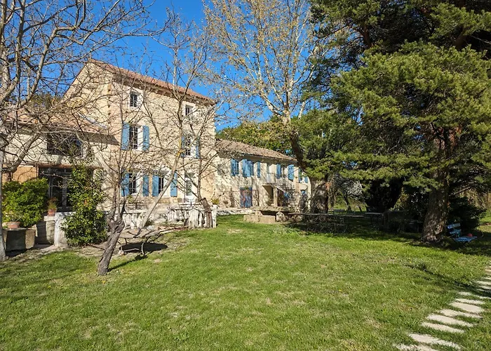 Mas De La Roule, 4 Studios, Piscine Chauffee, Studio Spa, Parc 2 Ha, Pont D\'Avignon A Pied