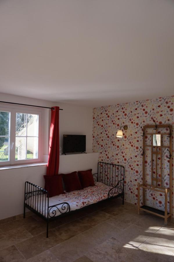 Mas De La Roule, 4 Studios, Piscine Chauffee, Spa, Parc 2 Ha, Pont D'avignon A Pied Appartamento *