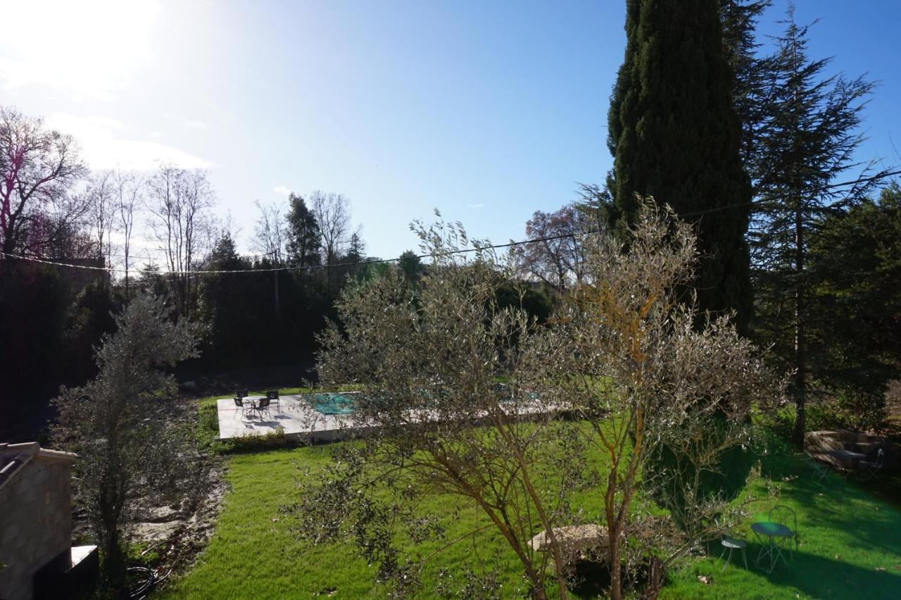 Appartamento Mas De La Roule, 4 Studios, Piscine Chauffee, Spa, Parc 2 Ha, Pont D'avignon A Pied *