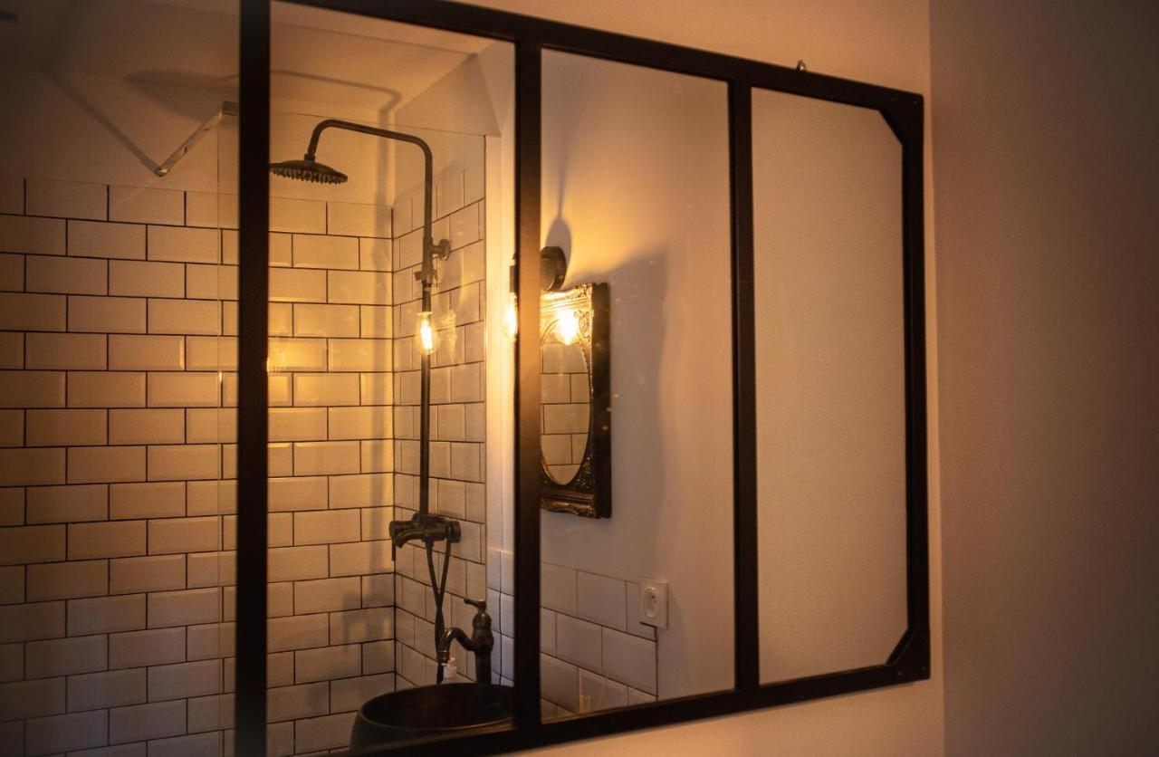 Apartamento Mas De La Roule, 4 Studios, Piscine Chauffee, Spa, Parc 2 Ha, Pont D'avignon A Pied Avinhão