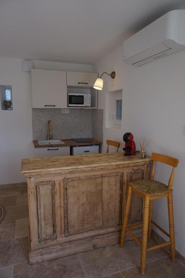 Appartamento Mas De La Roule, 4 Studios, Piscine Chauffee, Spa, Parc 2 Ha, Pont D'avignon A Pied Avignone