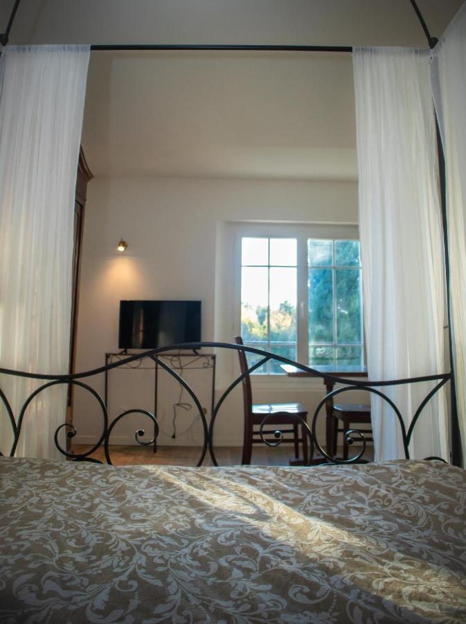 Apartamento Mas De La Roule, 4 Studios, Piscine Chauffee, Spa, Parc 2 Ha, Pont D'avignon A Pied *