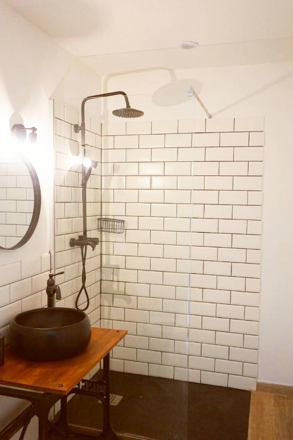 Apartamento Mas De La Roule, 4 Studios, Piscine Chauffee, Spa, Parc 2 Ha, Pont D'avignon A Pied Avinhão