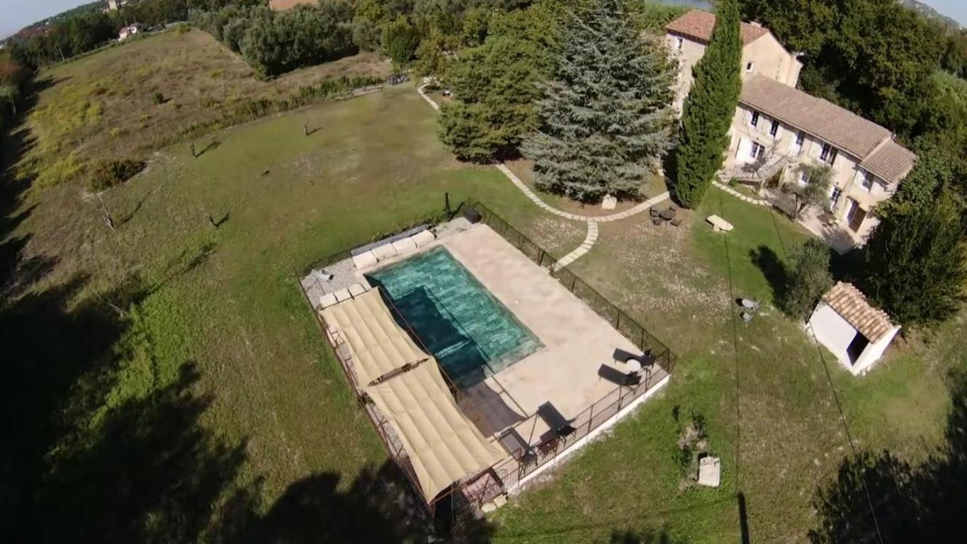 Appartamento Mas De La Roule, 4 Studios, Piscine Chauffee, Spa, Parc 2 Ha, Pont D'avignon A Pied