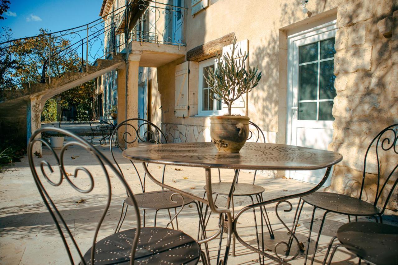 Mas De La Roule, 4 Studios, Piscine Chauffee, Spa, Parc 2 Ha, Pont D'avignon A Pied Appartement *